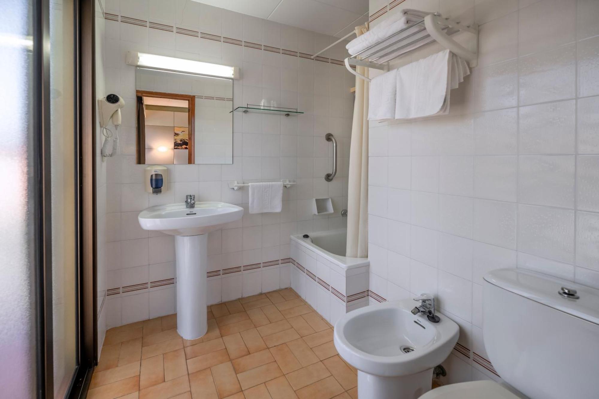 Hotel Sabiote Пинеда-де-Мар Экстерьер фото